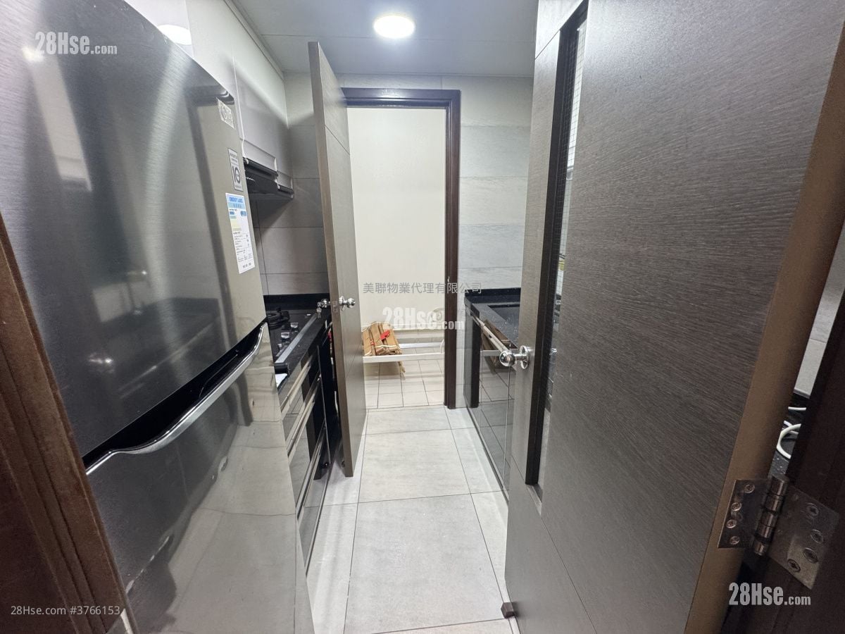 Grand Promenade Sell 3 Bedrooms , 2 Bathrooms 749 ft²