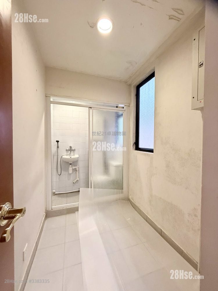 The Arch Rental 3 Bedrooms , 2 Bathrooms 970 ft²