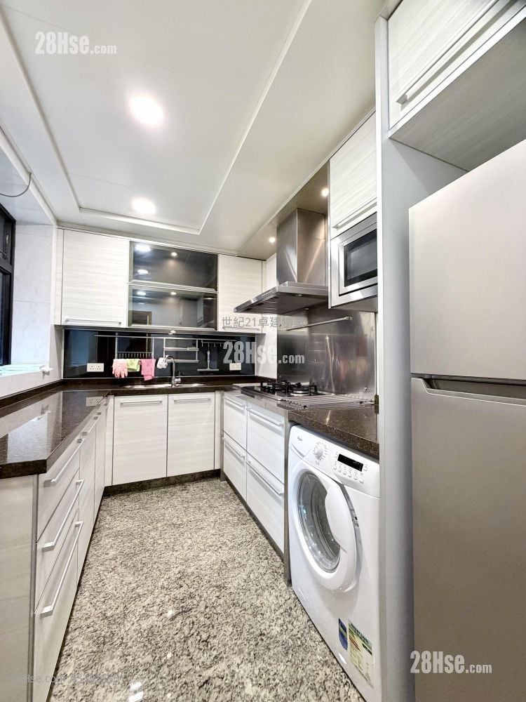 The Arch Rental 3 Bedrooms , 2 Bathrooms 970 ft²