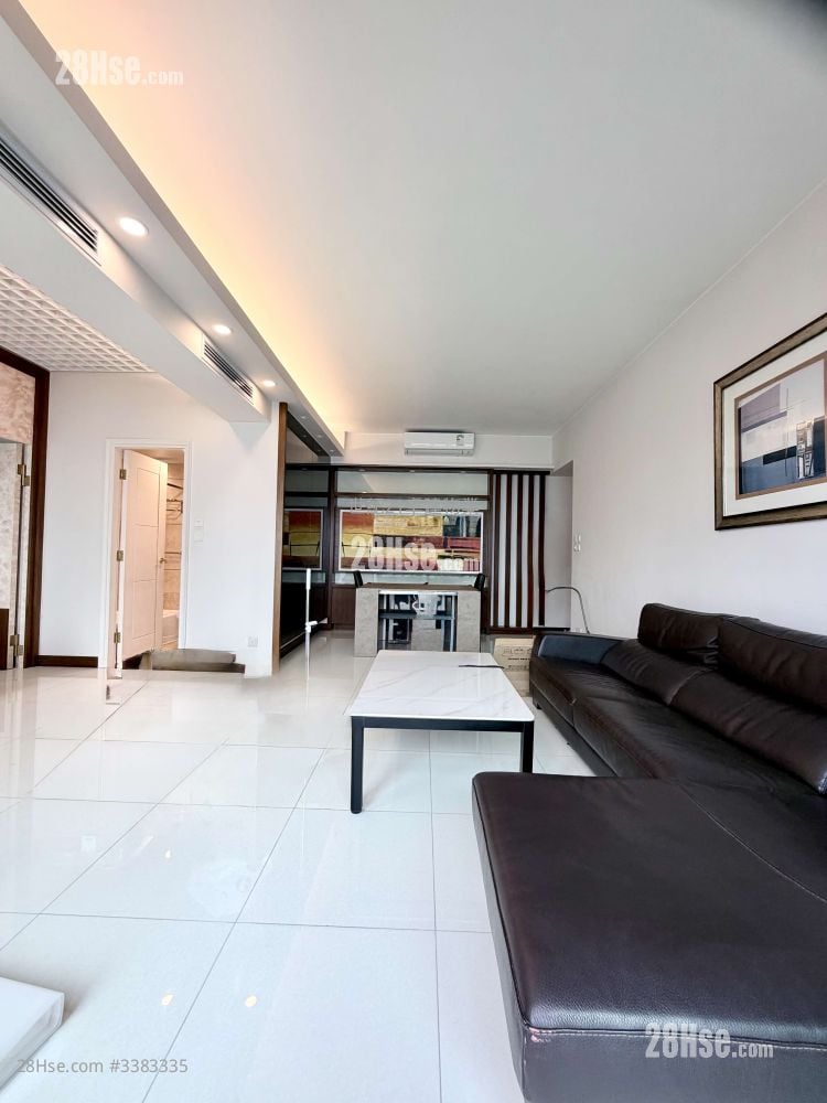 The Arch Rental 3 Bedrooms , 2 Bathrooms 970 ft²