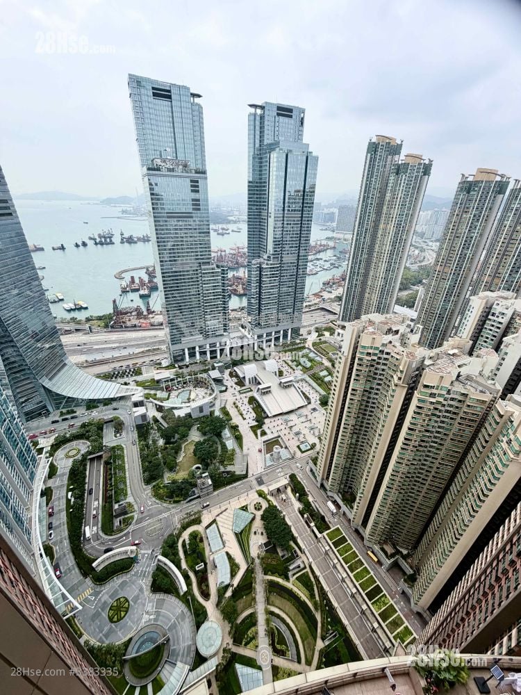 The Arch Rental 3 Bedrooms , 2 Bathrooms 970 ft²