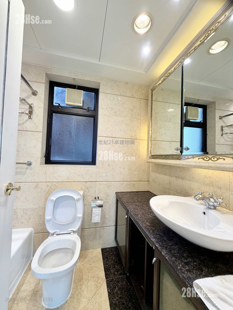 The Arch Rental 3 Bedrooms , 2 Bathrooms 970 ft²