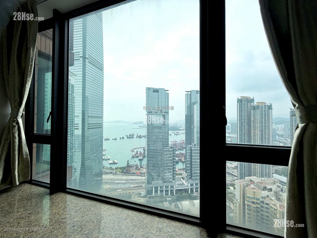 The Arch Rental 3 Bedrooms , 2 Bathrooms 970 ft²