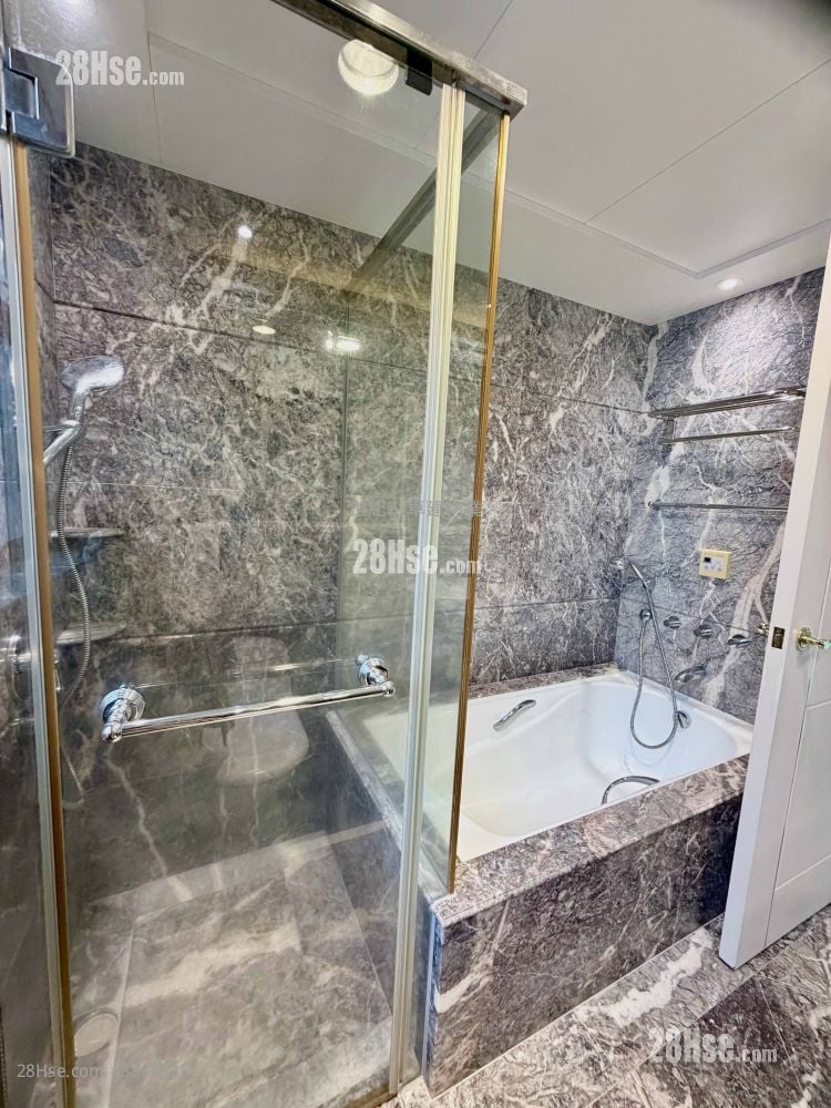 The Arch Rental 3 Bedrooms , 2 Bathrooms 970 ft²