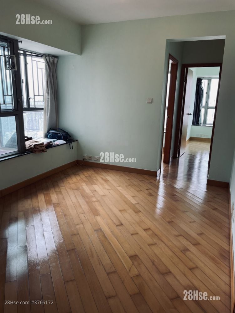 Yoho Town Sell 2 Bedrooms , 1 Bathroom 393 ft²