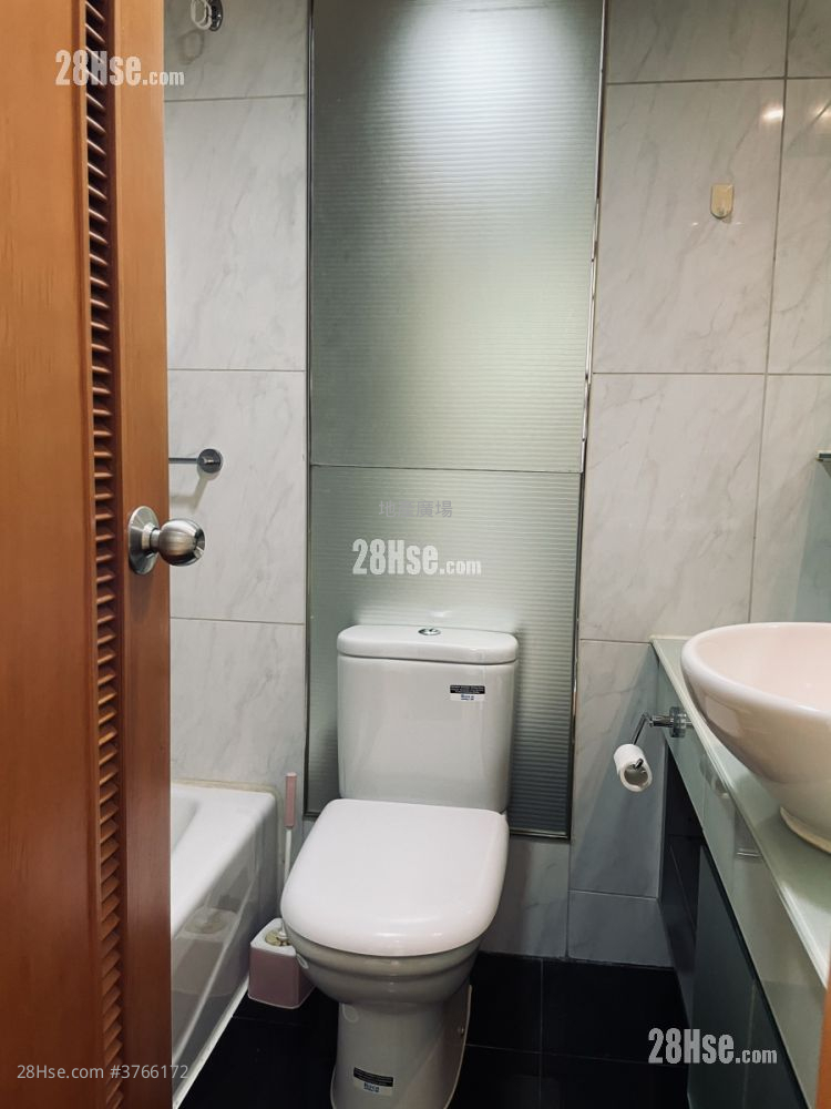 Yoho Town Sell 2 Bedrooms , 1 Bathroom 393 ft²