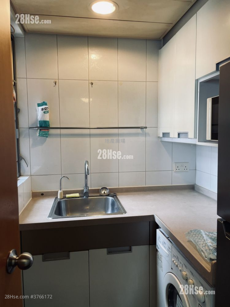 Yoho Town Sell 2 Bedrooms , 1 Bathroom 393 ft²