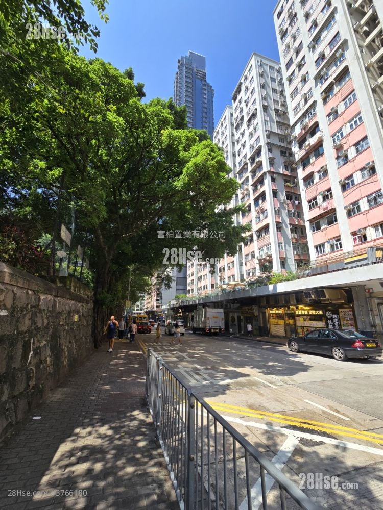 Sincere Western House Sell 2 Bedrooms , 1 Bathroom 476 ft²