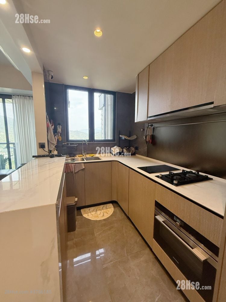 Le Pont Rental 3 Bedrooms , 2 Bathrooms 829 ft²