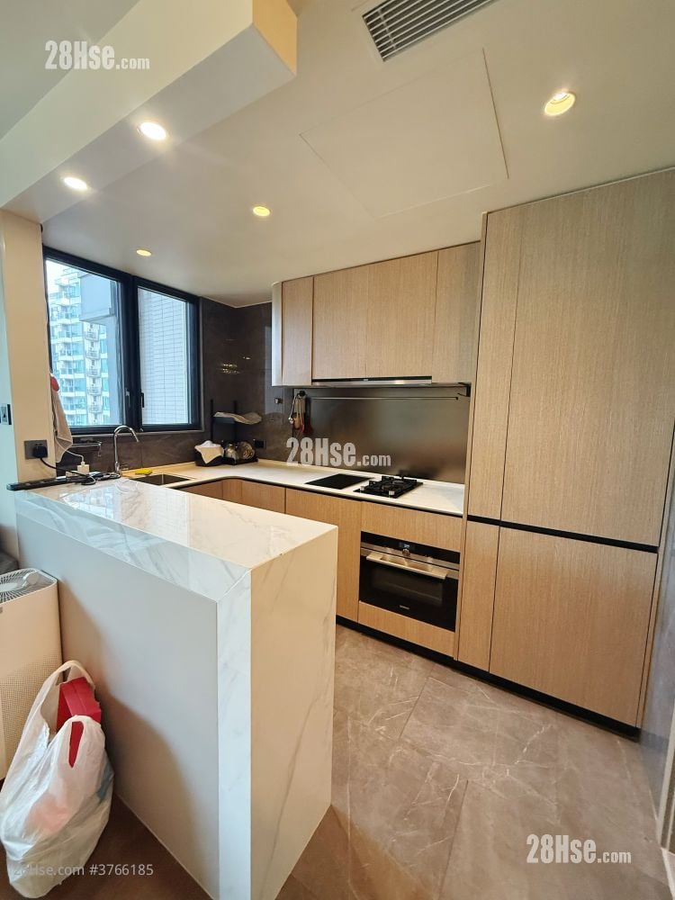 Le Pont Rental 3 Bedrooms , 2 Bathrooms 829 ft²