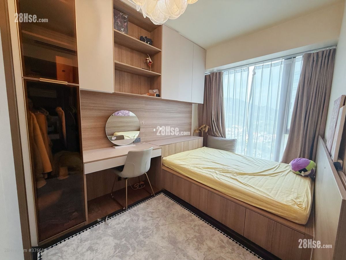 Le Pont Rental 3 Bedrooms , 2 Bathrooms 829 ft²