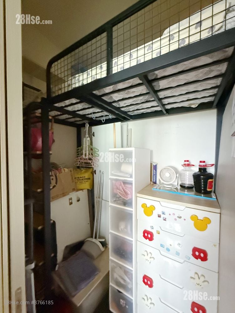 Le Pont Rental 3 Bedrooms , 2 Bathrooms 829 ft²