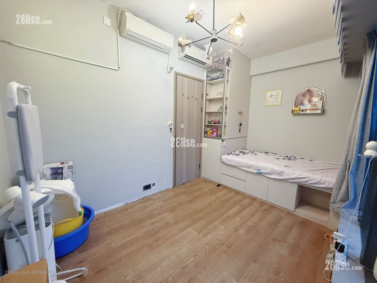 Le Pont Rental 3 Bedrooms , 2 Bathrooms 829 ft²