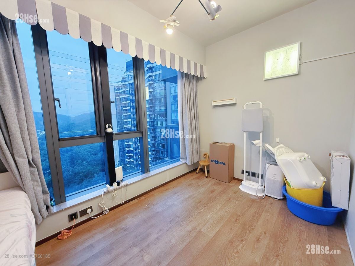 Le Pont Rental 3 Bedrooms , 2 Bathrooms 829 ft²