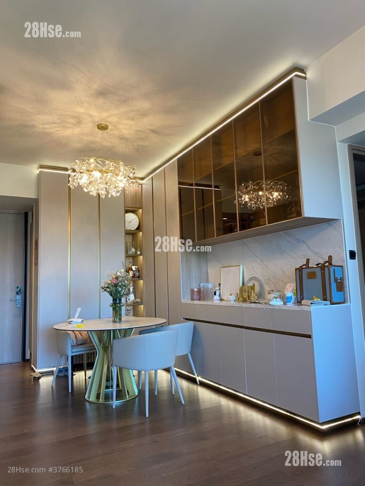 Le Pont Rental 3 Bedrooms , 2 Bathrooms 829 ft²