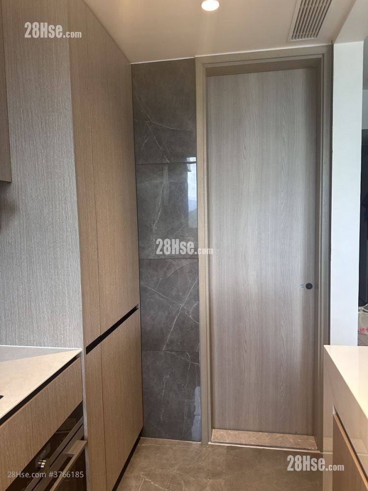 Le Pont Rental 3 Bedrooms , 2 Bathrooms 829 ft²