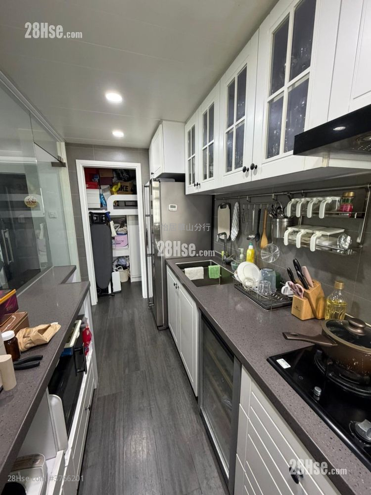 太古城 售盘 3 房 , 2 浴室 723 平方尺