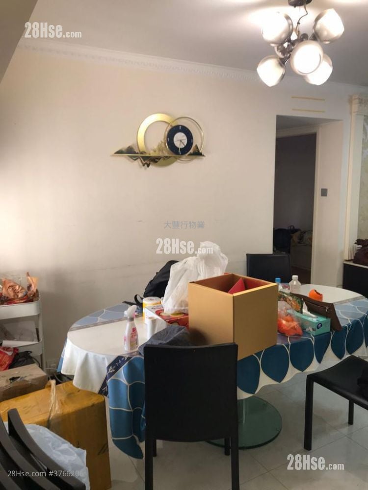 Cheerbond Court Sell 3 Bedrooms , 2 Bathrooms 920 ft²