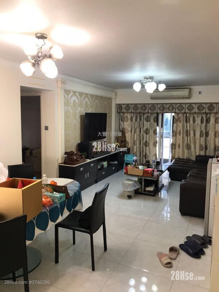 Cheerbond Court Sell 3 Bedrooms , 2 Bathrooms 920 ft²