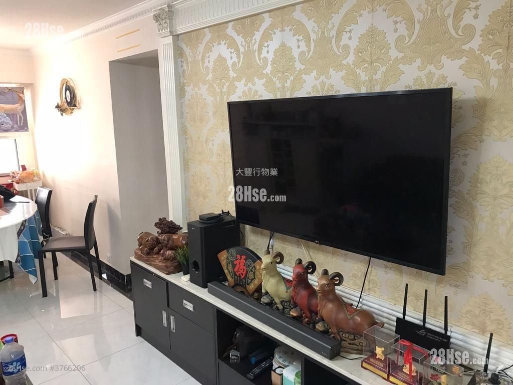 Cheerbond Court Sell 3 Bedrooms , 2 Bathrooms 920 ft²