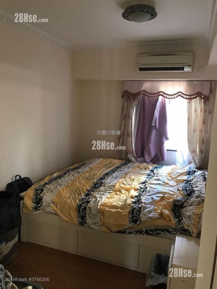 Cheerbond Court Sell 3 Bedrooms , 2 Bathrooms 920 ft²