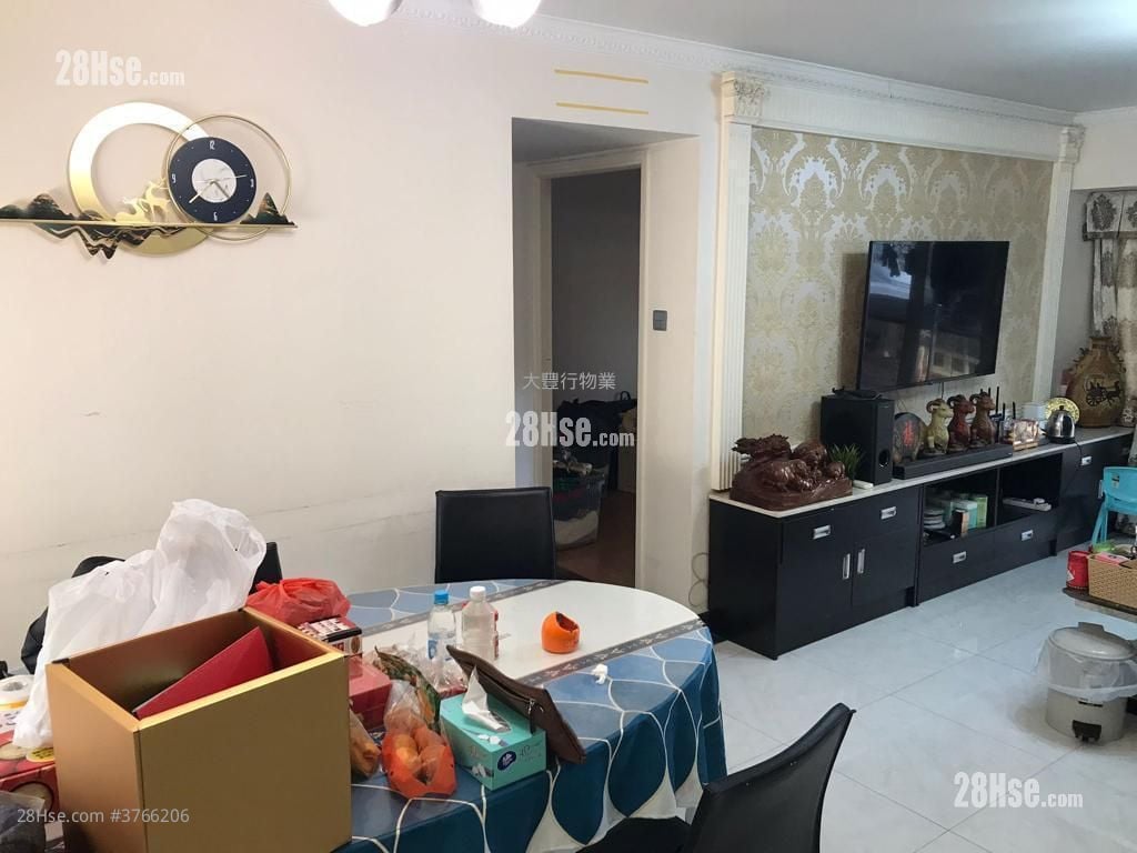 Cheerbond Court Sell 3 Bedrooms , 2 Bathrooms 920 ft²