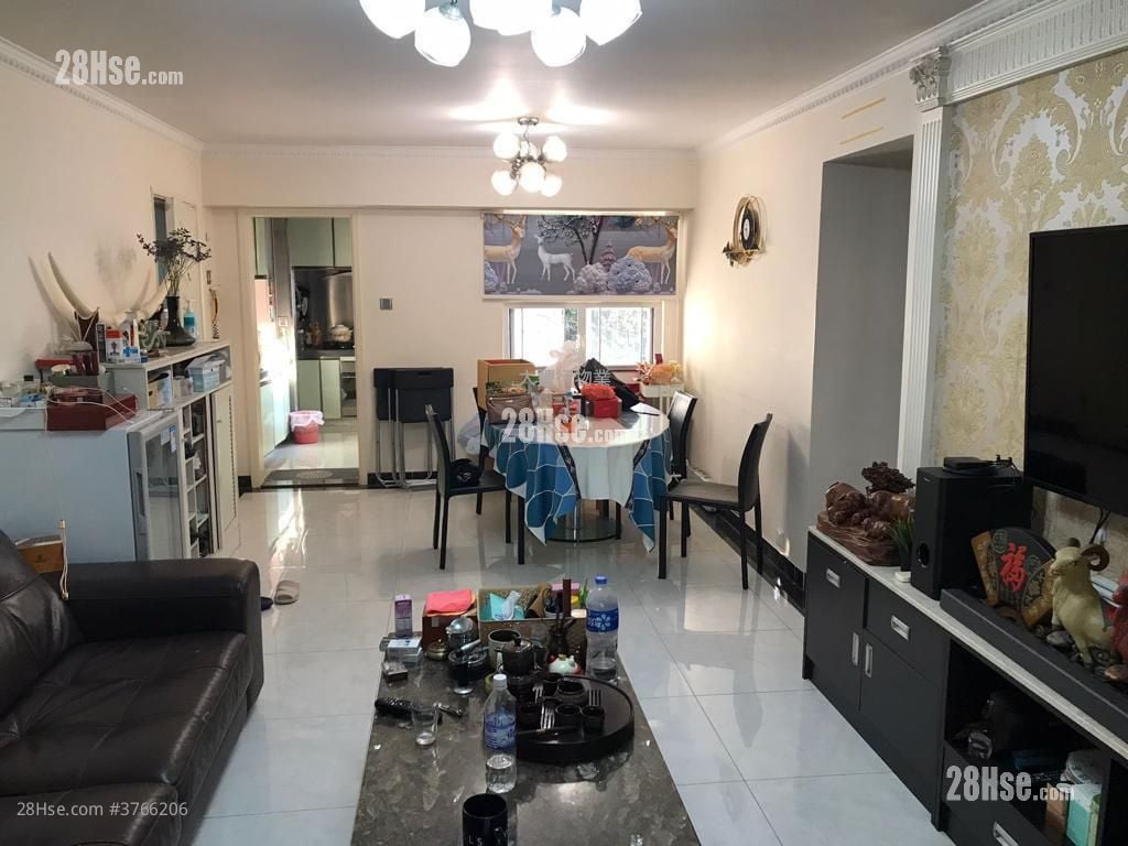 Cheerbond Court Sell 3 Bedrooms , 2 Bathrooms 920 ft²