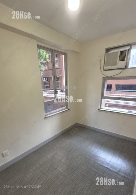 Siu Hong Court Sell 3 Bedrooms 548 ft²