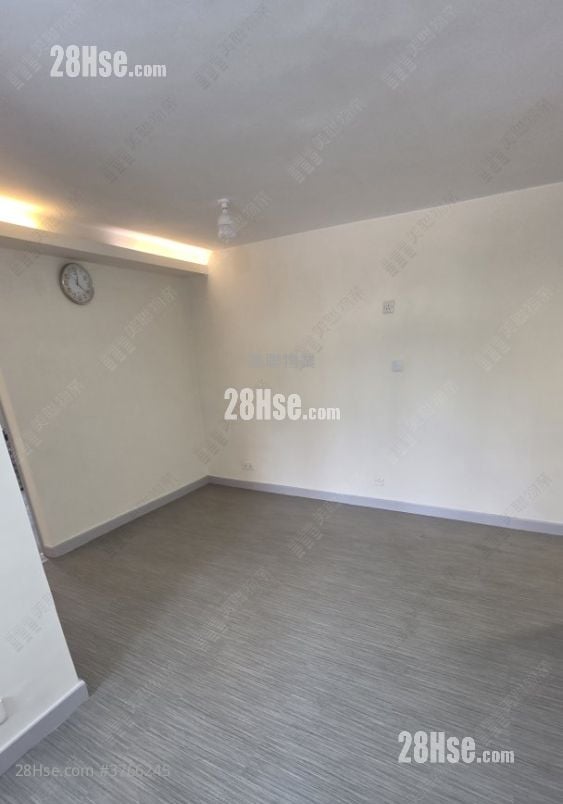 Siu Hong Court Sell 3 Bedrooms 548 ft²