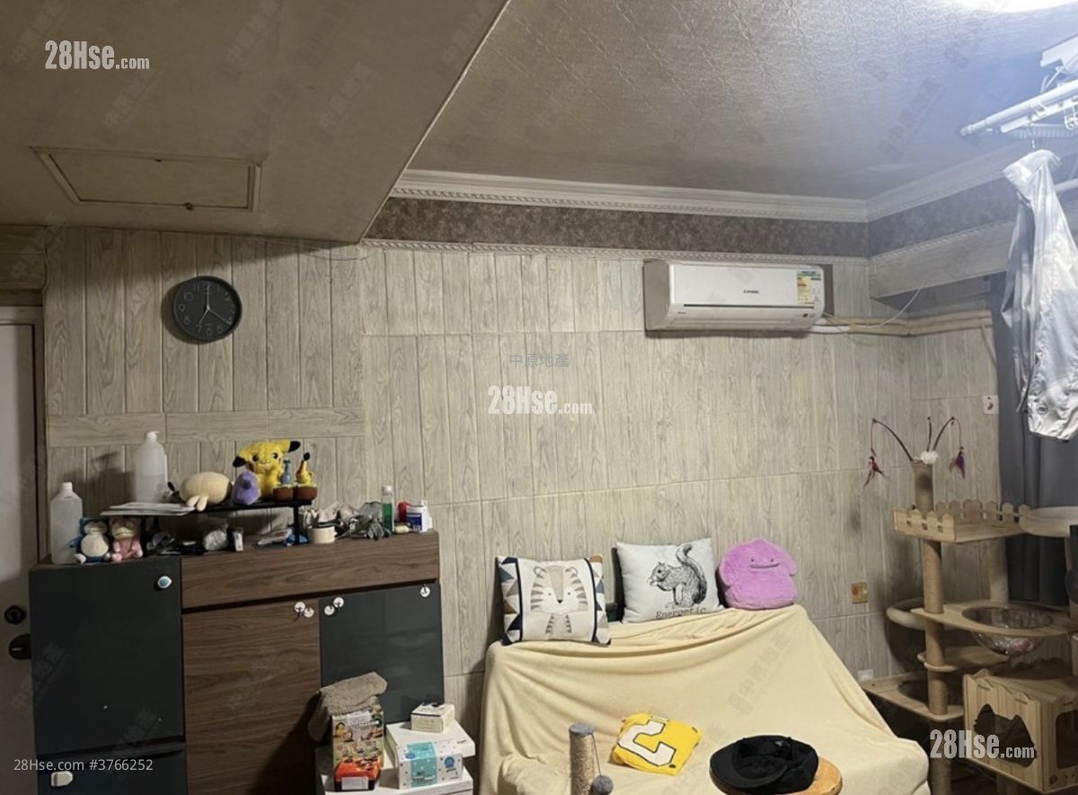 17-19 Shing Fong Street Sell 2 Bedrooms , 1 Bathroom 435 ft²