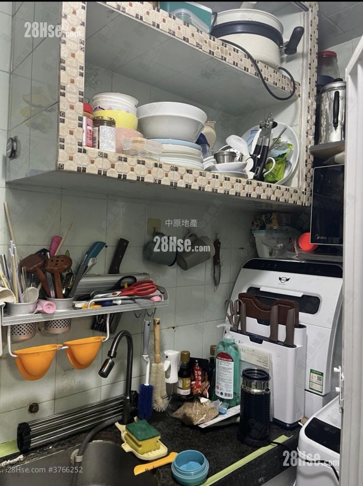 17-19 Shing Fong Street Sell 2 Bedrooms , 1 Bathroom 435 ft²