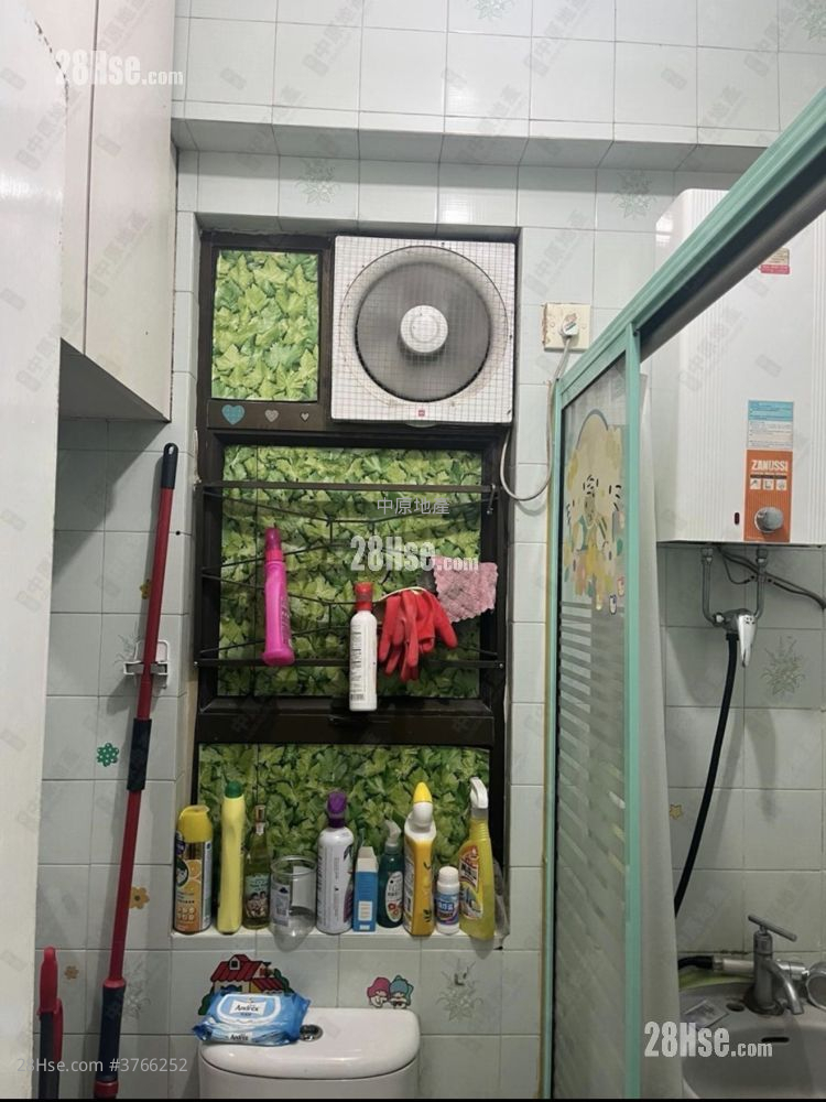 17-19 Shing Fong Street Sell 2 Bedrooms , 1 Bathroom 435 ft²