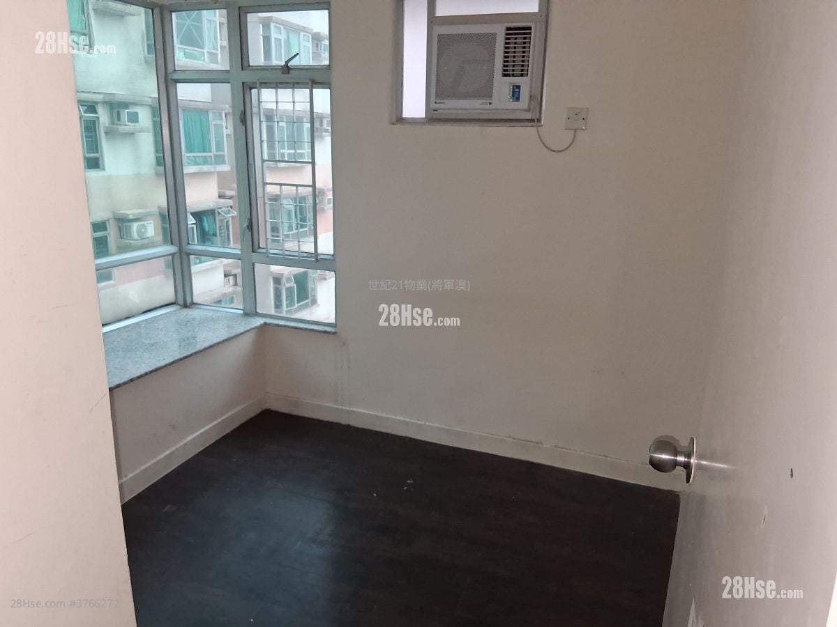 Well On Garden Sell 2 Bedrooms , 1 Bathroom 354 ft²