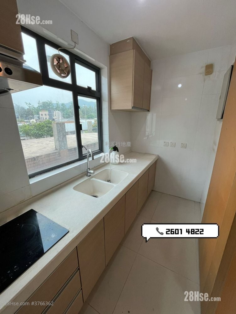 村屋 租盘 3 房 , 2 浴室 700 平方尺