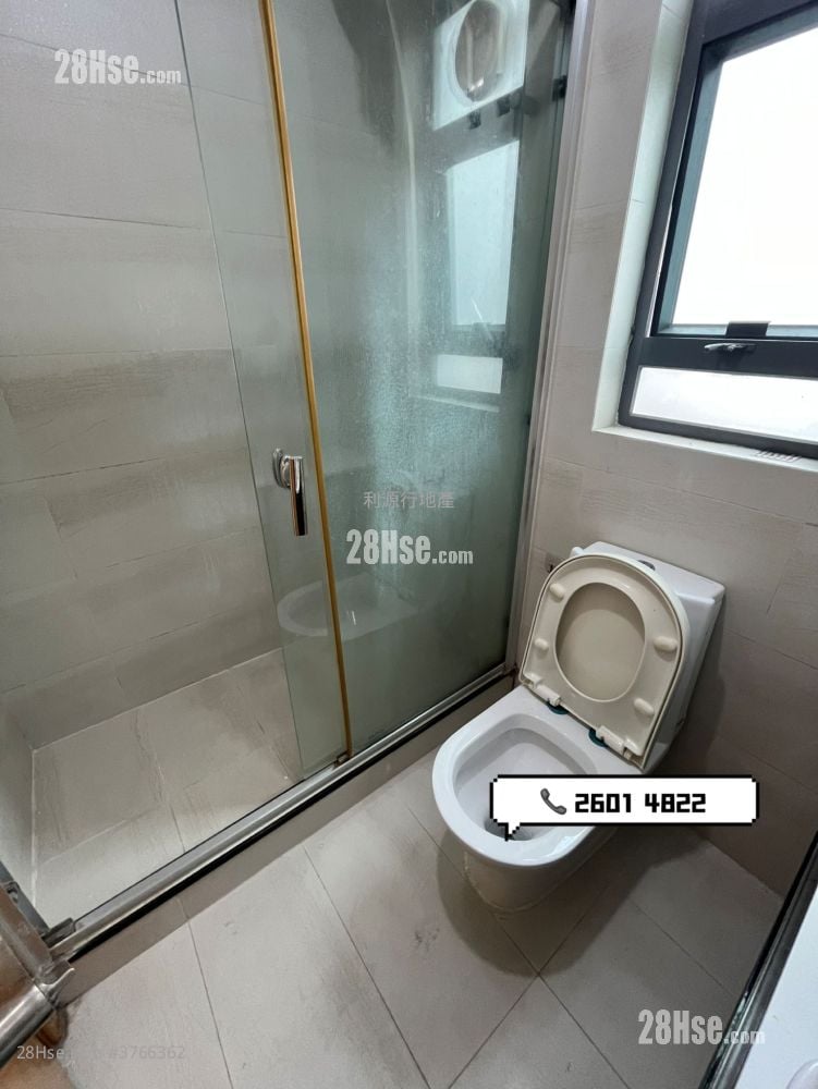 村屋 租盘 3 房 , 2 浴室 700 平方尺