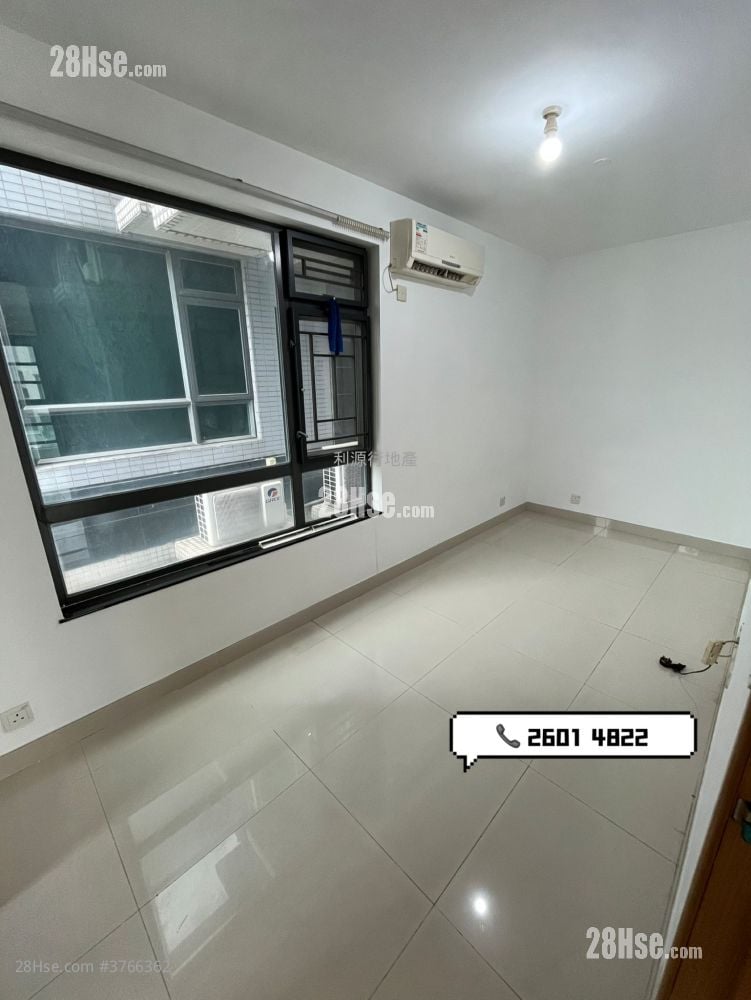 村屋 租盘 3 房 , 2 浴室 700 平方尺