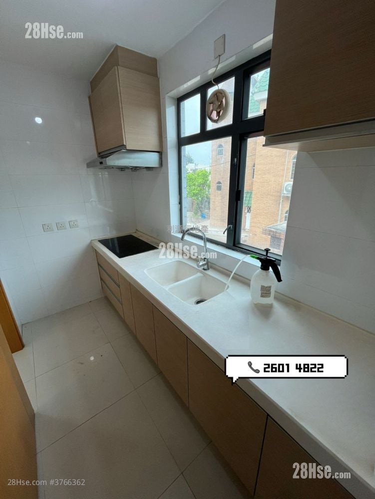 村屋 租盘 3 房 , 2 浴室 700 平方尺