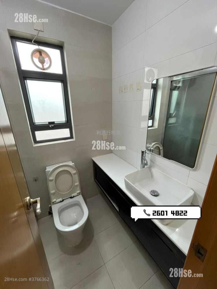 村屋 租盘 3 房 , 2 浴室 700 平方尺