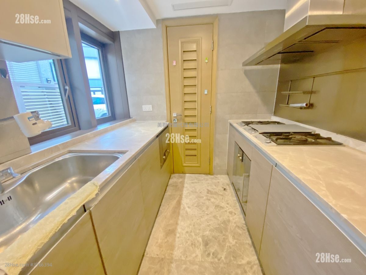 Crescendo Sell 4 Bedrooms , 5+ Bathrooms 1,646 ft²