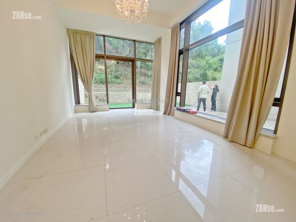 Crescendo Sell 4 Bedrooms , 5+ Bathrooms 1,646 ft²