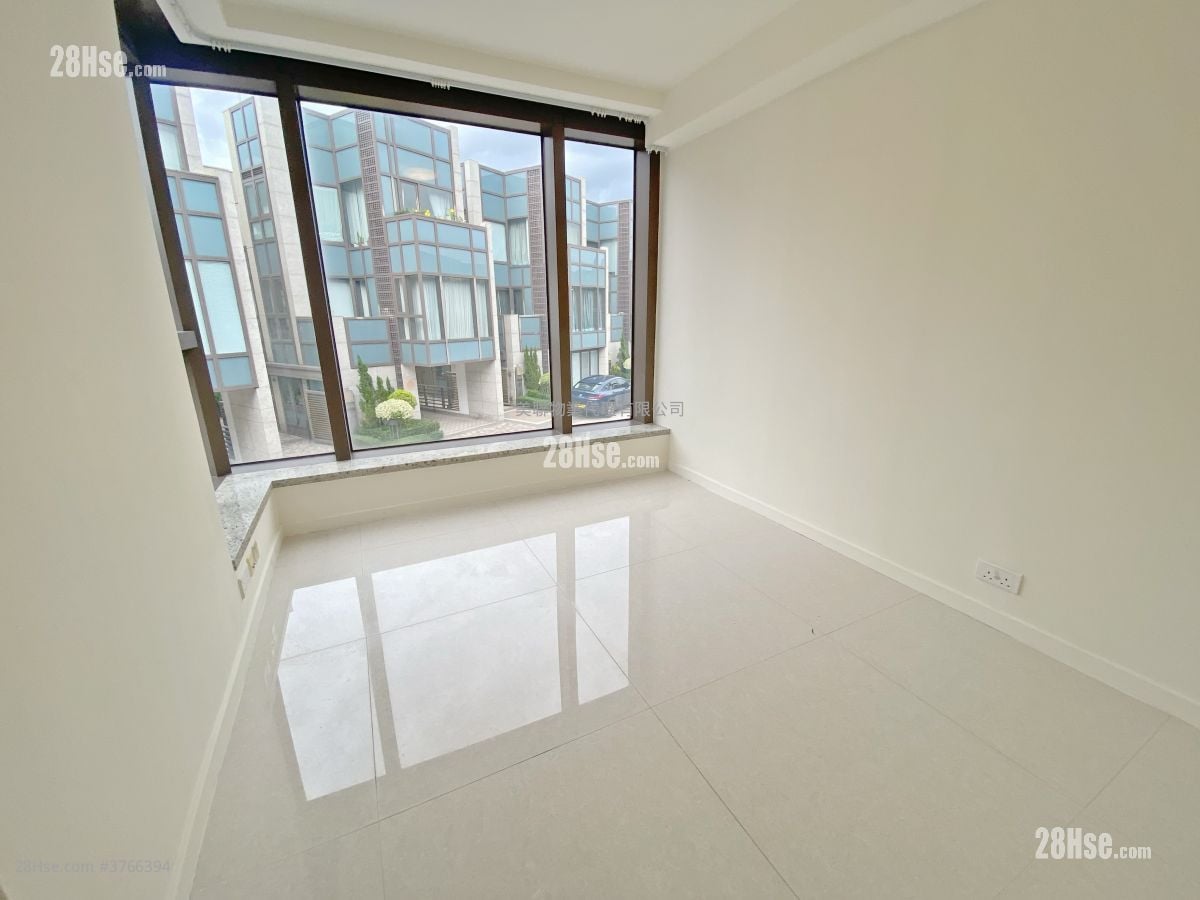 Crescendo Sell 4 Bedrooms , 5+ Bathrooms 1,646 ft²