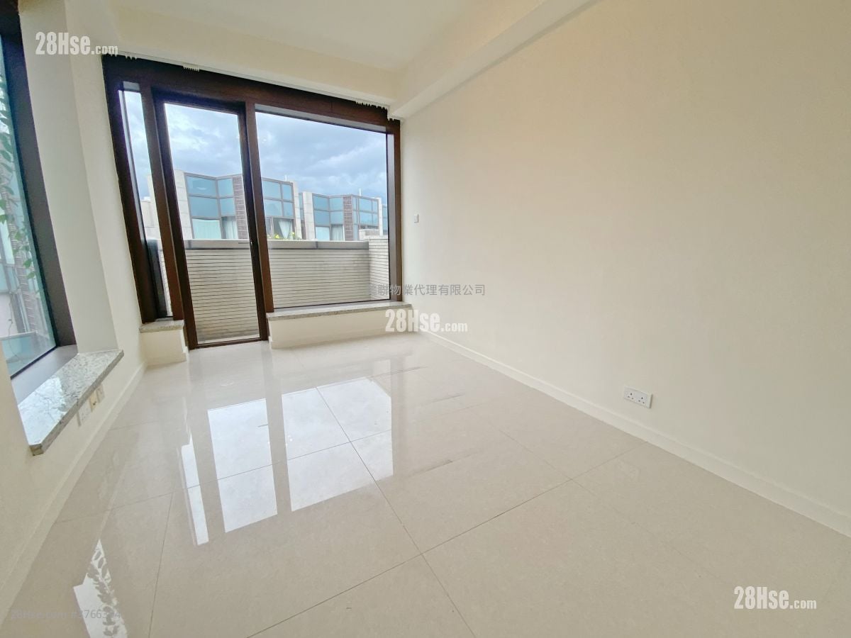 Crescendo Sell 4 Bedrooms , 5+ Bathrooms 1,646 ft²