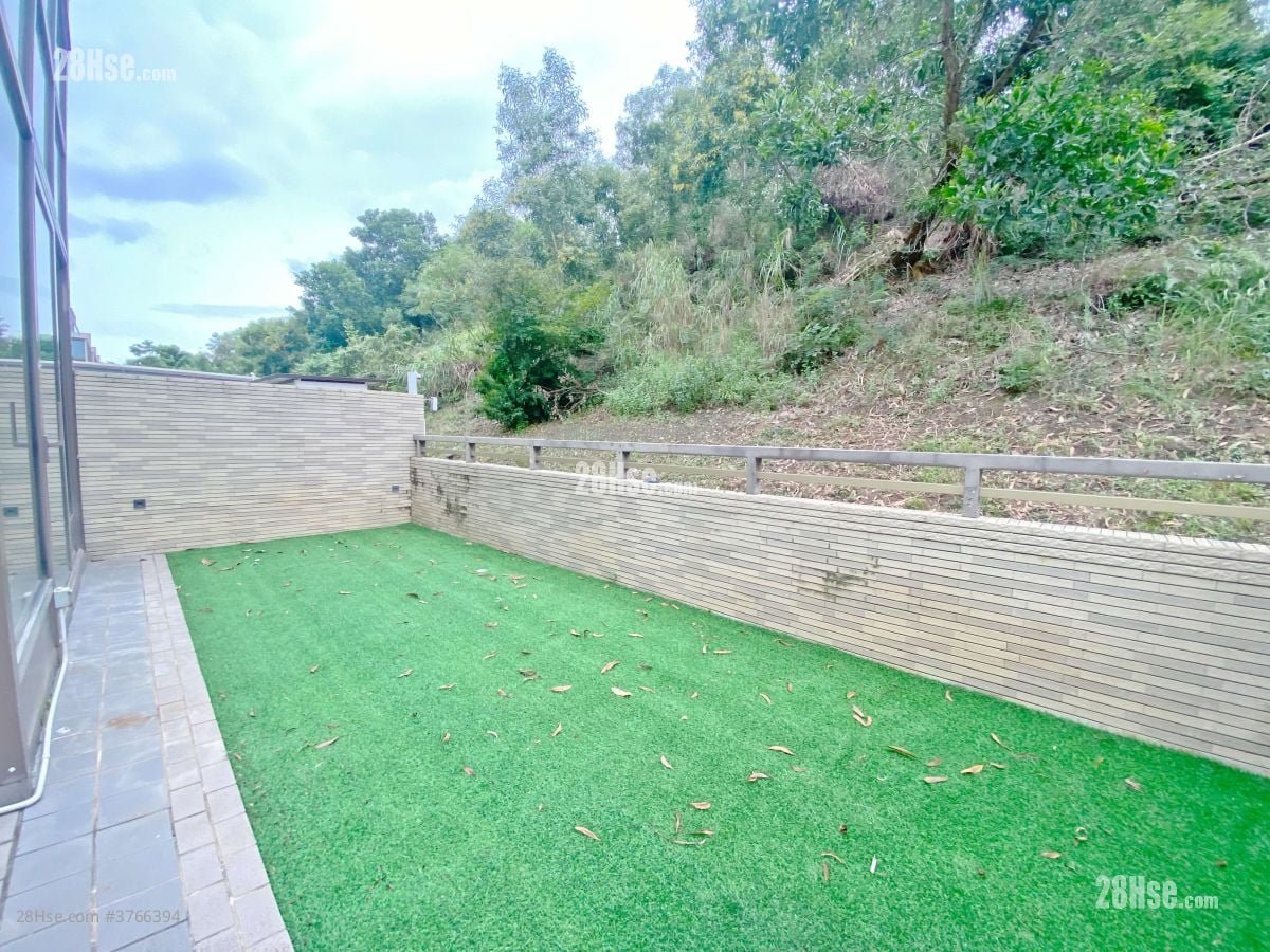 Crescendo Sell 4 Bedrooms , 5+ Bathrooms 1,646 ft²