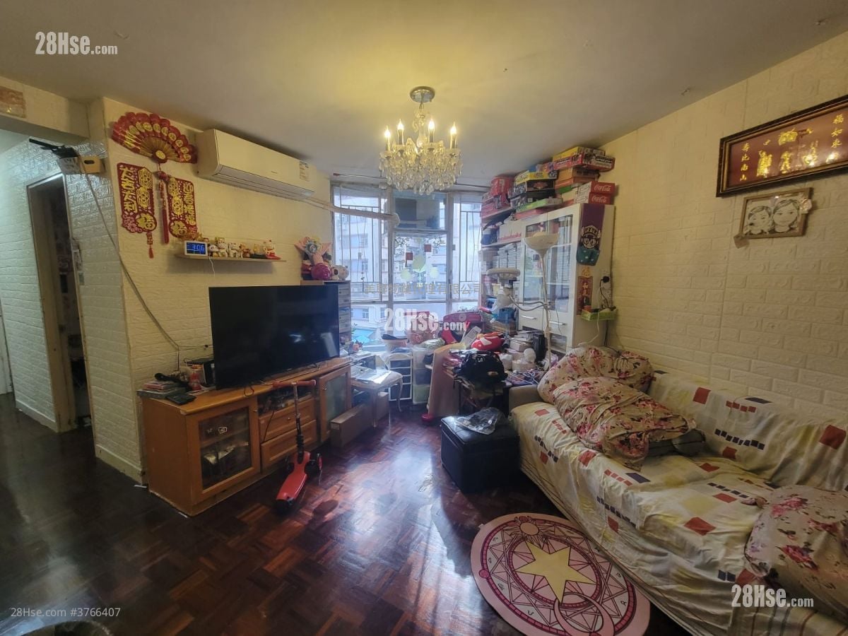 Whampoa Garden Sell 3 Bedrooms , 2 Bathrooms 777 ft²