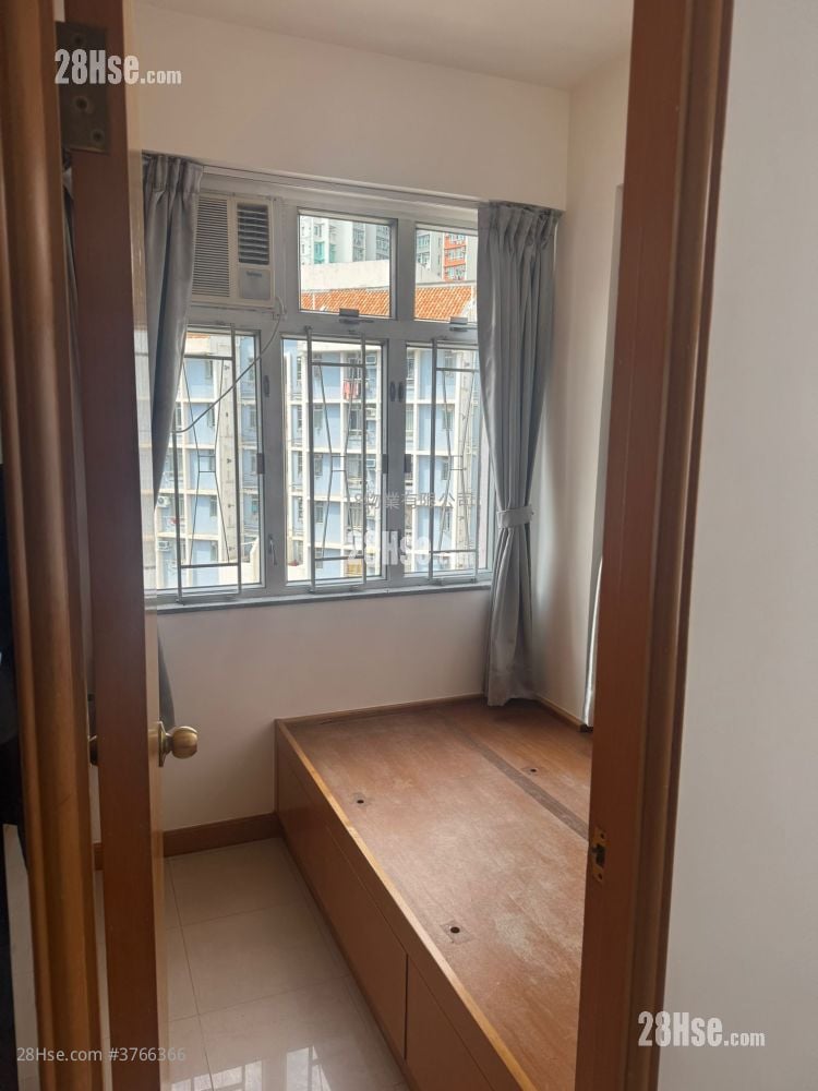 Po Tin Building Sell 2 Bedrooms , 1 Bathroom 318 ft²