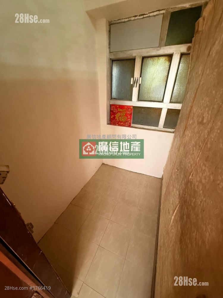 Kwong Wo Building Sell 2 Bedrooms , 1 Bathroom 313 ft²