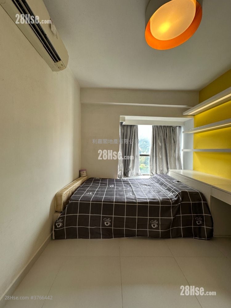 Parc Royale Sell 4 Bedrooms 1,241 ft²