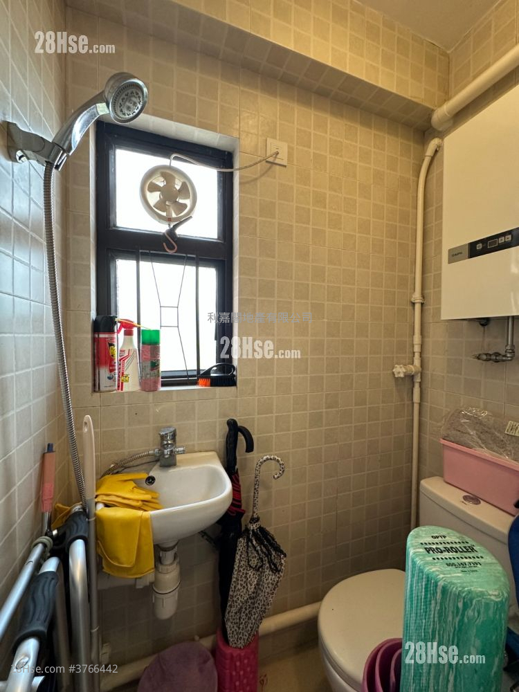 Parc Royale Sell 4 Bedrooms 1,241 ft²