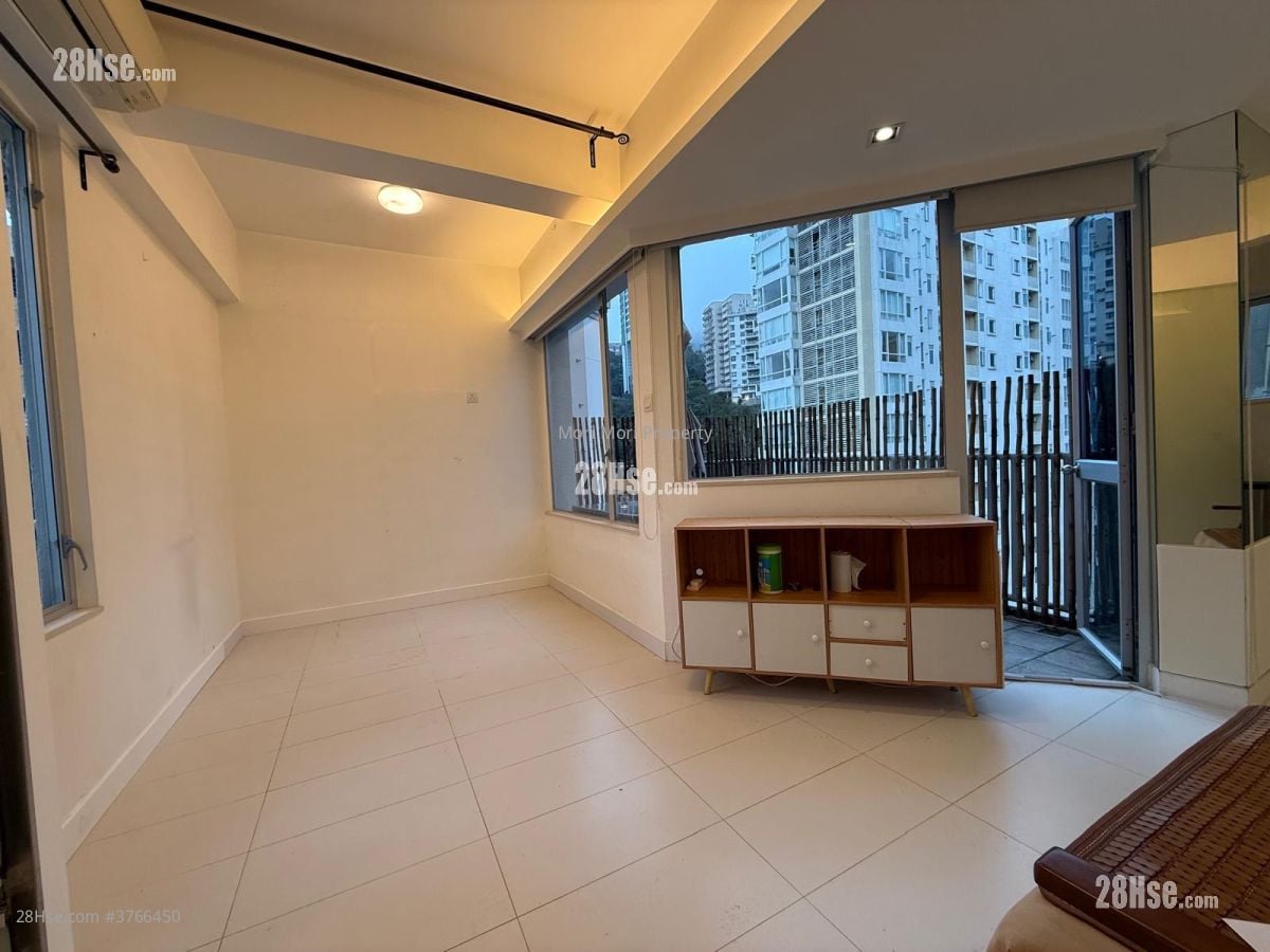 Cheerful Court Rental Studio , 1 Bathroom 256 ft²