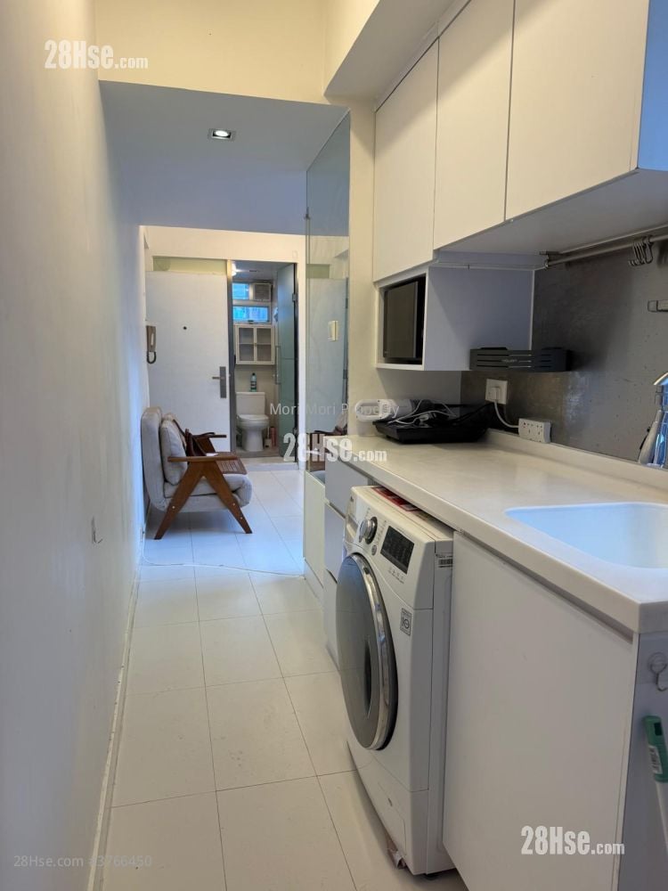 Cheerful Court Rental Studio , 1 Bathroom 256 ft²